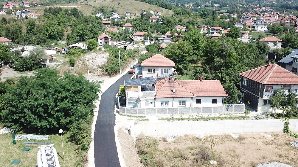 Naslovna slika